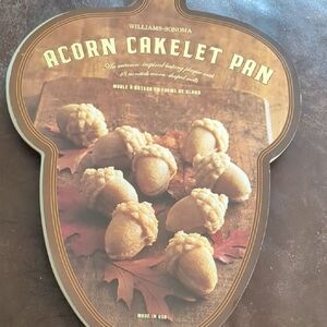 Williams Sonoma Acorn Cakelet Pan - Brown